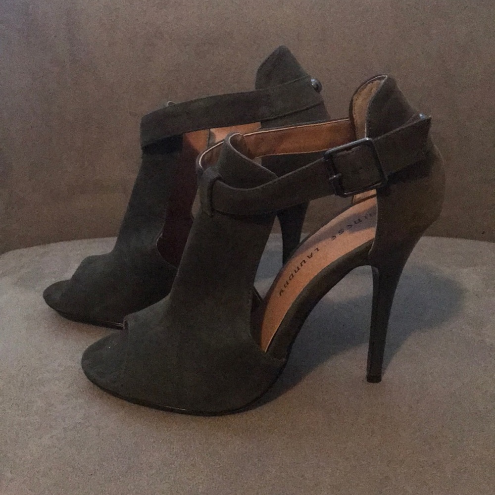 EUC Chinese Laundry Peep Toe Heels Size 8, Olive